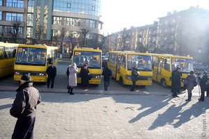 Школярі Івано-Франківщини на 98% забезпечені перевезенням